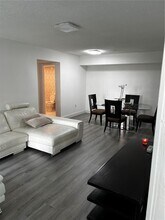 200 177th Dr, Unit 605 in Sunny Isles Beach, FL - Foto de edificio - Building Photo