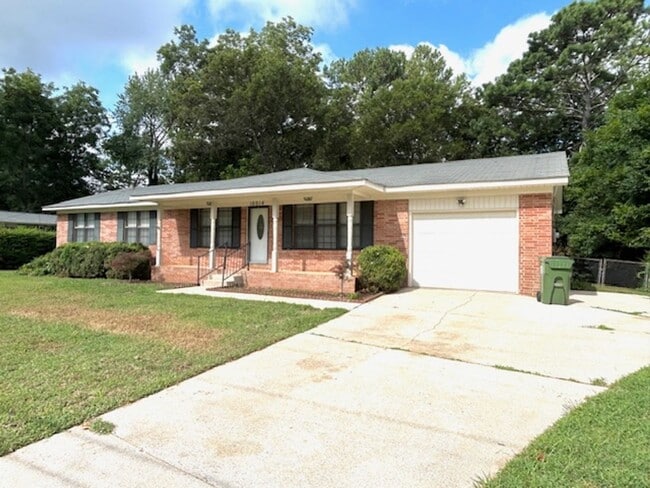 10014 Louis Dr SE in Huntsville, AL - Foto de edificio - Building Photo