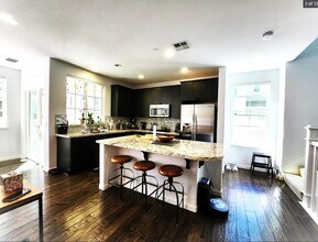 631 True Wind Way in Redwood City, CA - Building Photo - Building Photo