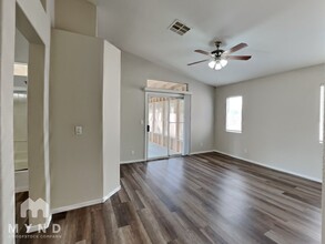 541 Oak Island Dr in North Las Vegas, NV - Building Photo - Building Photo
