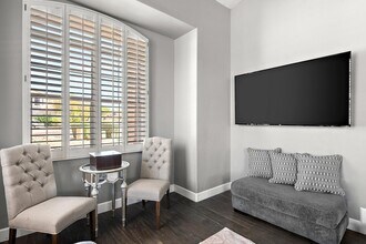 13010 E Shangri La Rd in Scottsdale, AZ - Building Photo - Building Photo