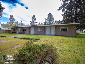 7619 Douglas St W in Lakewood, WA - Building Photo - Building Photo