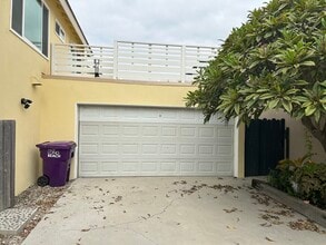 5393 E Appian Way in Long Beach, CA - Foto de edificio - Building Photo