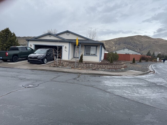 17605 Alexandria Ct in Reno, NV - Building Photo - Building Photo