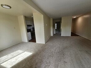 13716 15th Ave NE in Seattle, WA - Building Photo - Building Photo