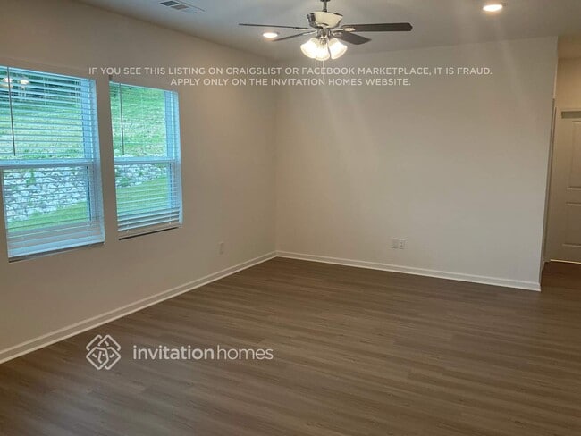 430 Jet Strm Dr in La Vergne, TN - Building Photo - Building Photo