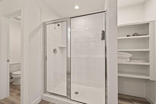 10514 Wellesley Ter Trl in Houston, TX - Building Photo