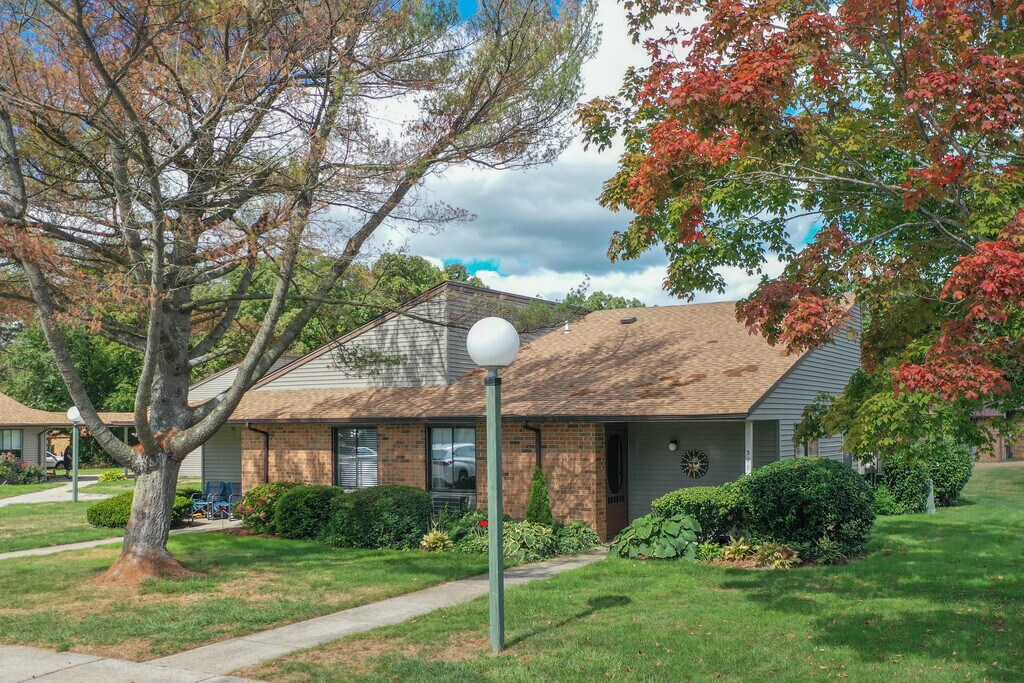 Renaissance Bay Villas 55+ Patchogue, NY Apartments