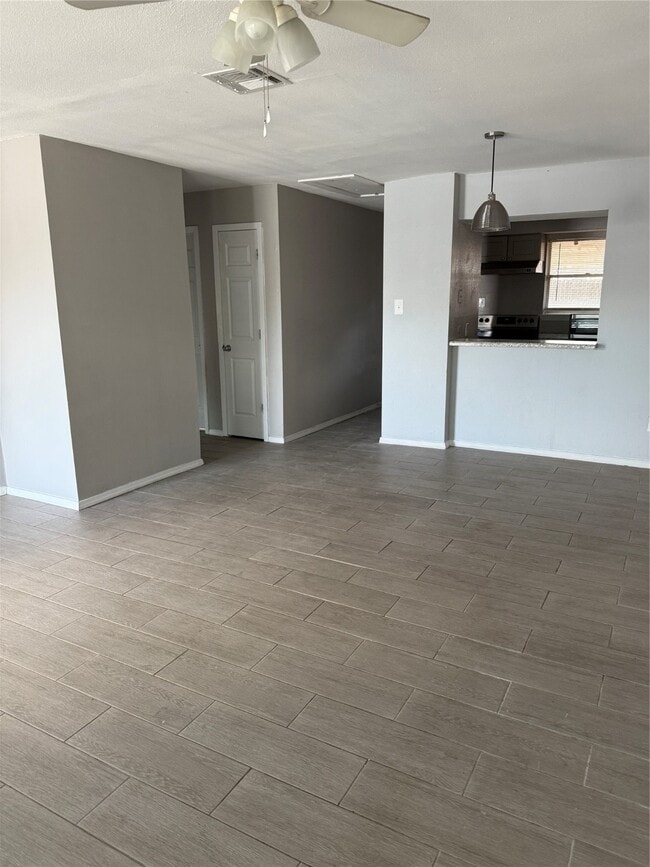 3366 Burke Rd in Pasadena, TX - Building Photo - Building Photo