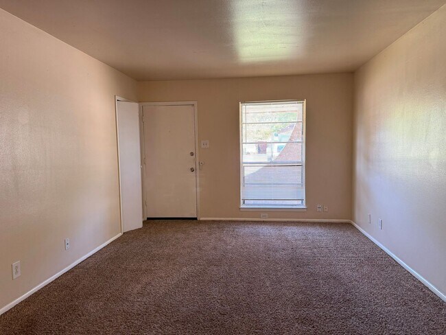 225 Meadow Ln in Schertz, TX - Building Photo - Building Photo