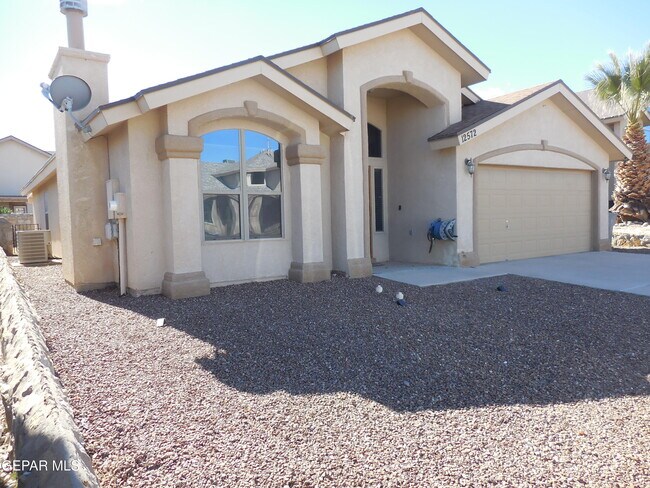 12572 Paseo Lindo Dr in El Paso, TX - Building Photo - Building Photo