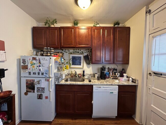 2555 W Eastwood Ave in Chicago, IL - Building Photo - Building Photo