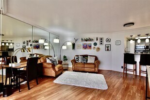 3525 Sage Rd in Houston, TX - Building Photo