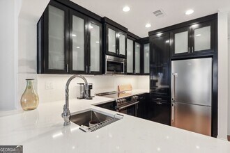 2255 Peachtree Rd NE in Atlanta, GA - Building Photo - Building Photo