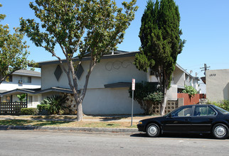 1801 E Wilson Ave in Orange, CA - Building Photo - Building Photo