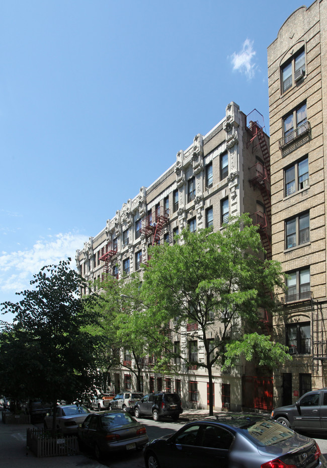 740 Riverside Dr in New York, NY - Foto de edificio - Building Photo