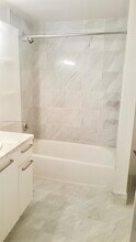 253 NE 2nd St, Unit 222 in Miami, FL - Building Photo - Building Photo