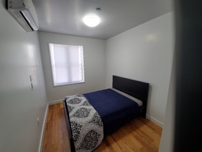 1 Crosby Ave, Unit Apt 2 in Brooklyn, NY - Foto de edificio - Building Photo