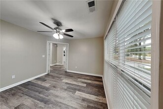 6072 Devonshire Dr in Flowery Branch, GA - Building Photo - Building Photo