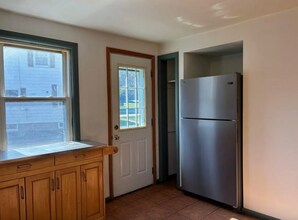 32 Dewitt Dr in Sidney, NY - Building Photo - Building Photo