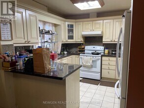 5103 Rising Star Ct in Mississauga, ON - Building Photo - Building Photo