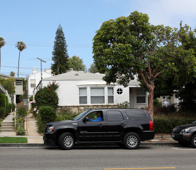 827 16th St in Santa Monica, CA - Building Photo - Building Photo