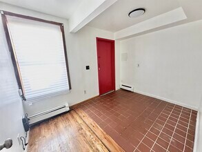 10 Jewett Ave in Jersey City, NJ - Building Photo - Building Photo
