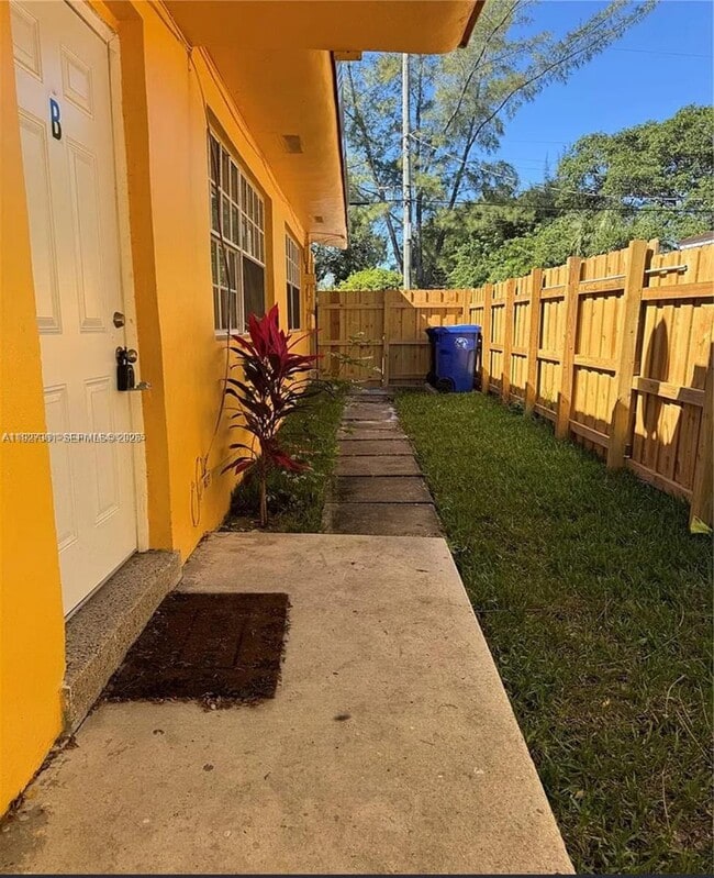 522 NW 13th Ave in Fort Lauderdale, FL - Building Photo - Building Photo