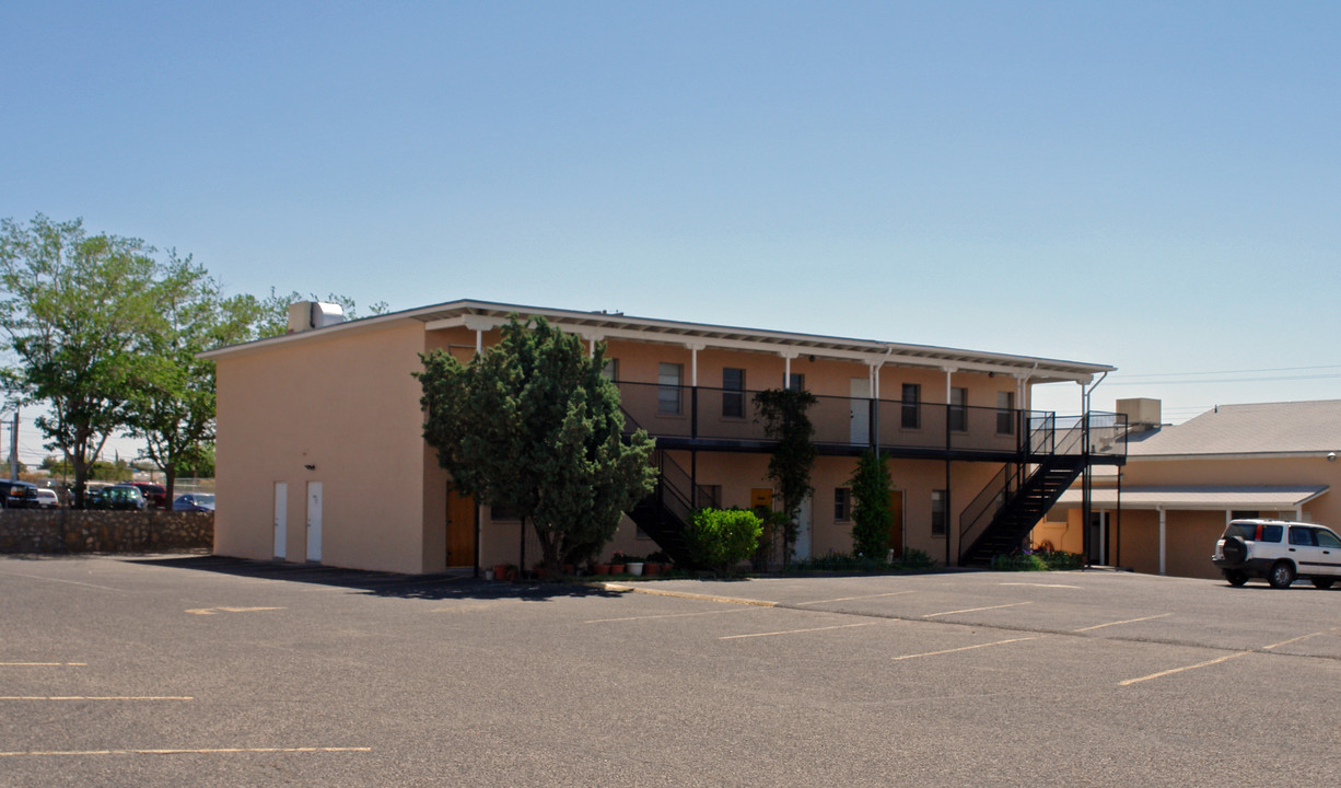 1500 Mescalero Dr in El Paso, TX - Foto de edificio