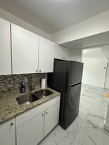 4713 NW 7th St in Miami, FL - Building Photo