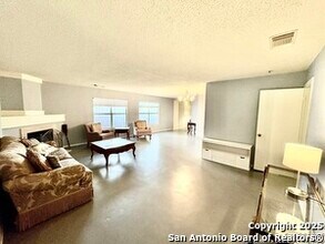6322 Regency Wood in San Antonio, TX - Building Photo - Building Photo
