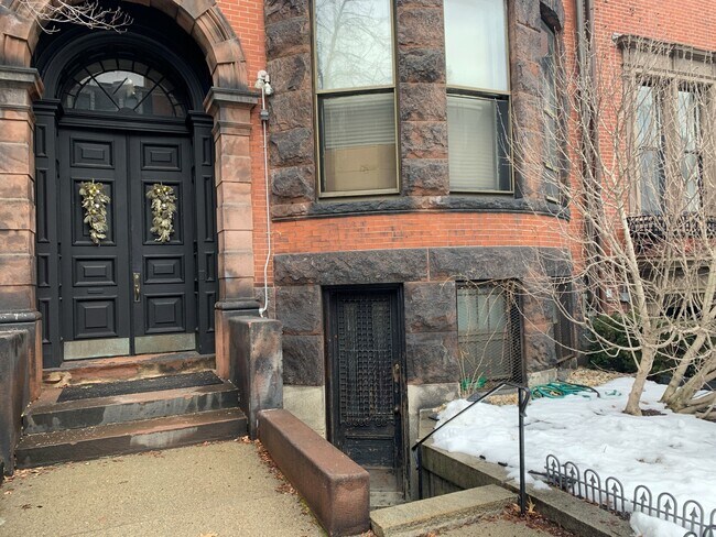 406 Beacon St, Unit 5 in Boston, MA - Foto de edificio - Building Photo