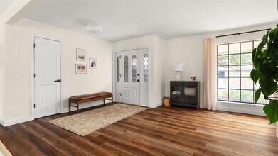 2300 Toulouse Dr in Austin, TX - Building Photo - Building Photo