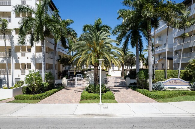 The Townhomes at Sunset Harbour in Miami Beach, FL - Building Photo - Building Photo