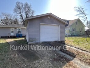 221 Gilbert St in Belleville, IL - Building Photo - Building Photo