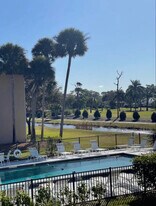 5651 Rattlesnake Hammock Rd in Naples, FL - Building Photo