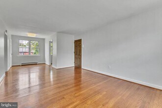 20 Auburn Ct-Unit -B in Alexandria, VA - Foto de edificio - Building Photo