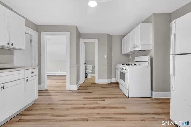 129 Francis Ave, Unit 3rd Floor in Hartford, CT - Building Photo - Building Photo