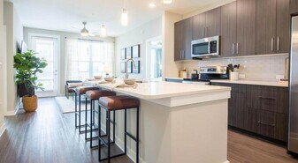 800 Galleria Pkwy SE, Unit 11F in Atlanta, GA - Building Photo