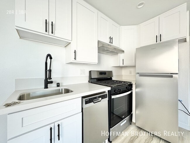 property at 1411 Mohawk St