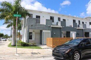 25372 SW 135th Ave in Homestead, FL - Building Photo