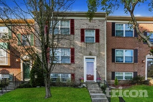 29 Beaver Pond Cir in Parkville, MD - Building Photo