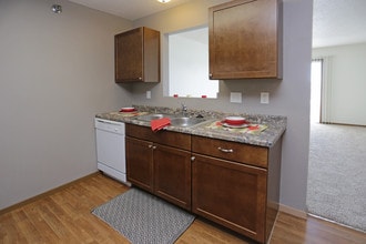 Lake Crest in West Fargo, ND - Foto de edificio - Interior Photo