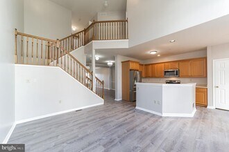 40 Madison Way in Downingtown, PA - Building Photo - Building Photo