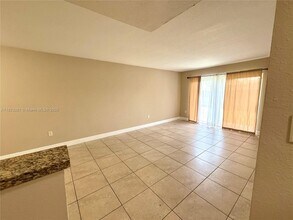 5112 NW 79th Ave in Doral, FL - Building Photo - Building Photo