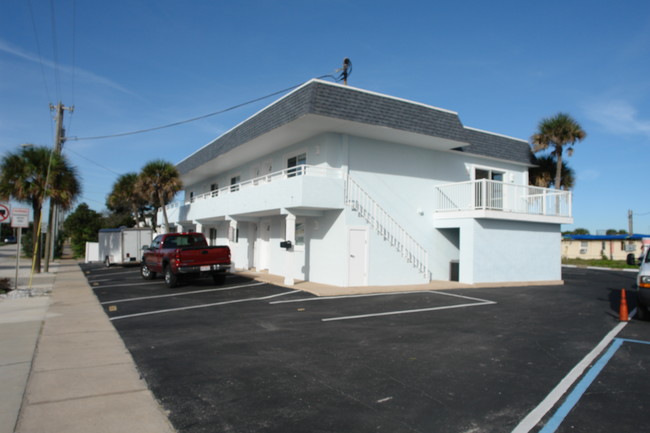 1901 N Atlantic Ave in Daytona Beach, FL - Building Photo - Building Photo