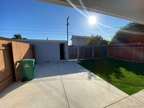 4384 Clairemont Dr in San Diego, CA - Building Photo - Building Photo