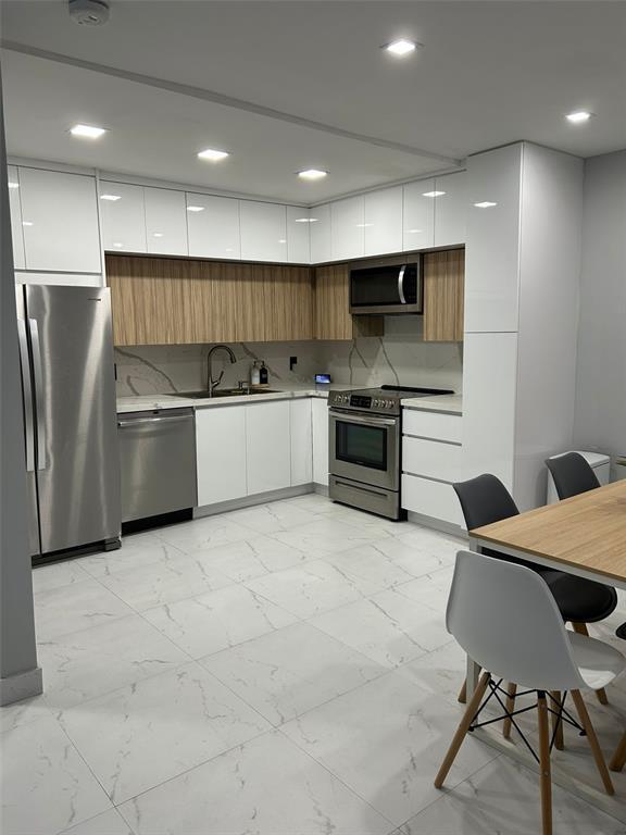 property at 21 Jacaranda Dr
