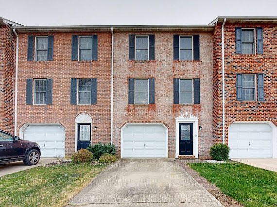 property at 8 Rutherford Pl