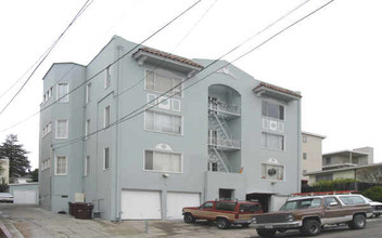 924 E 20th St in Oakland, CA - Building Photo - Building Photo